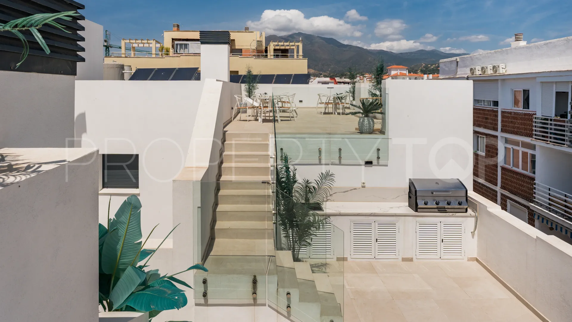 2 bedrooms apartment in Estepona Centre for sale