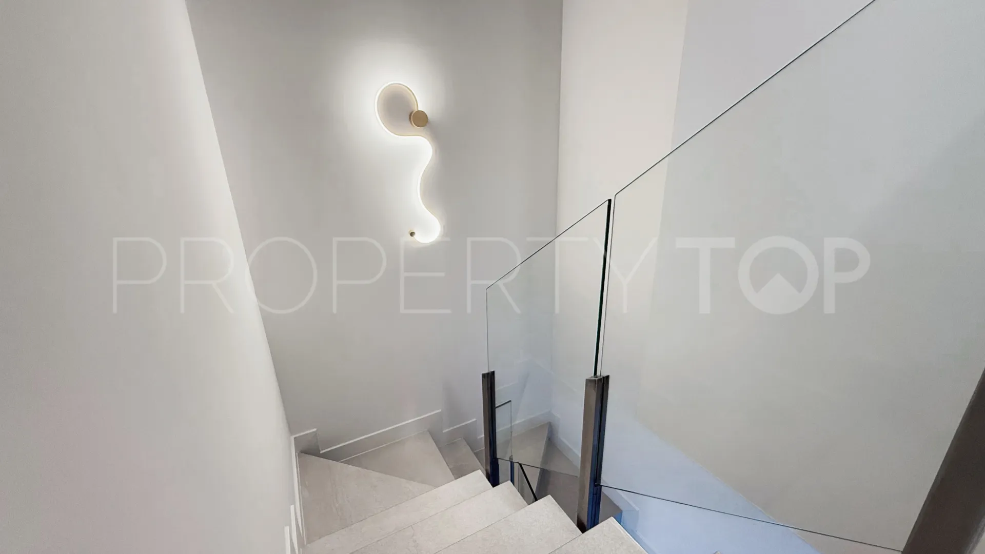 Comprar duplex en Artola con 3 dormitorios