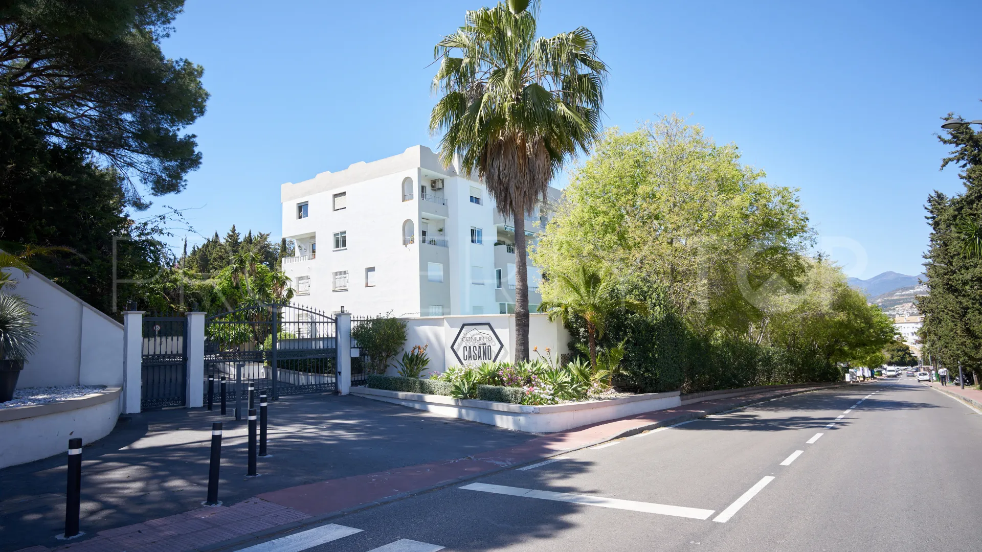Nueva Andalucia apartment for sale