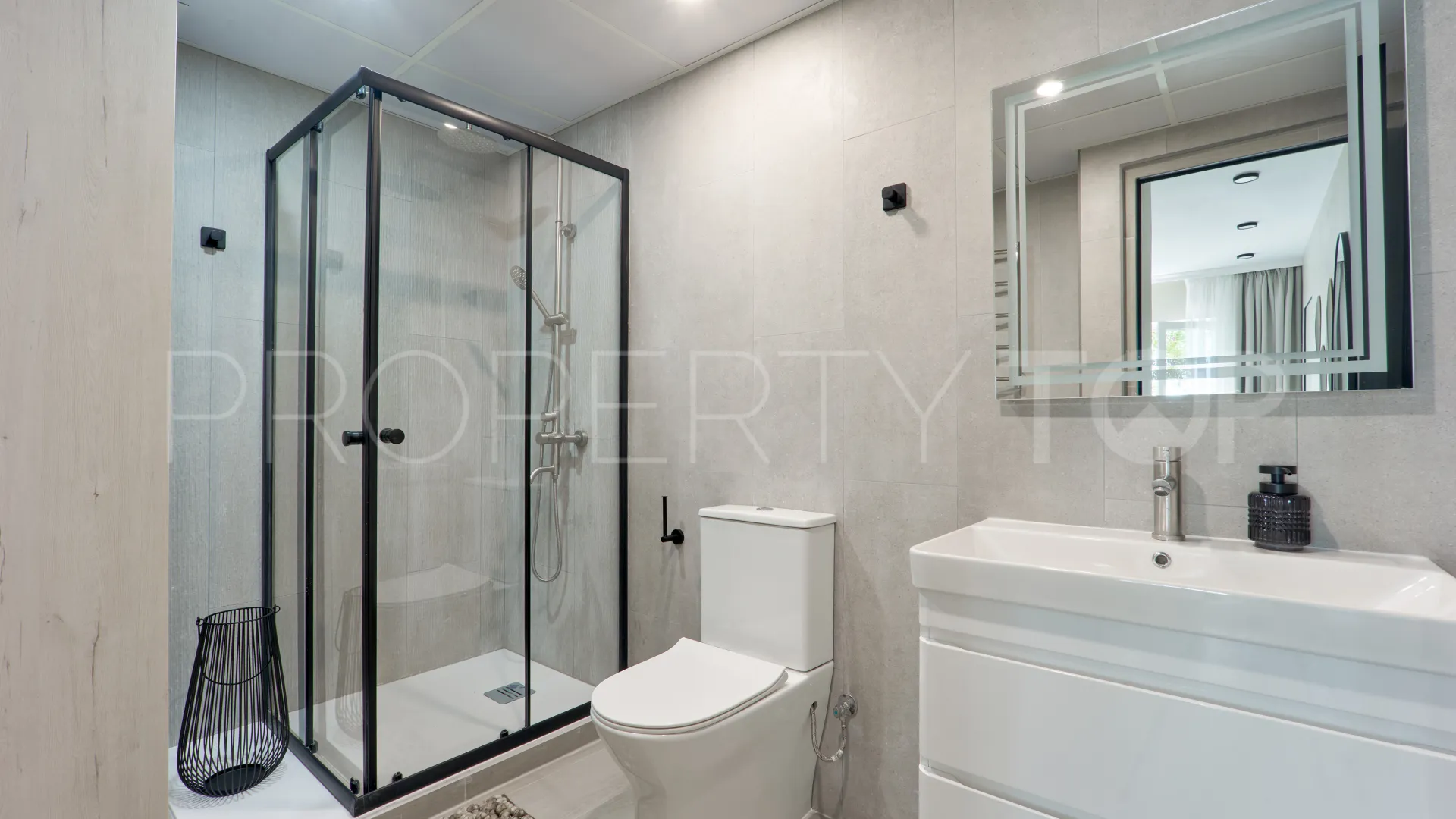 Nueva Andalucia apartment for sale