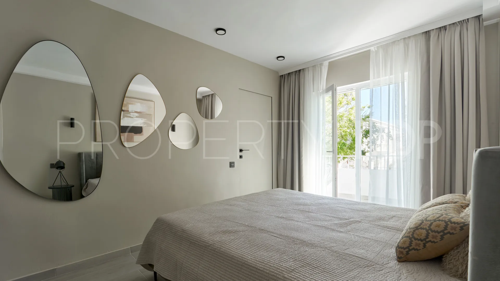 Nueva Andalucia apartment for sale