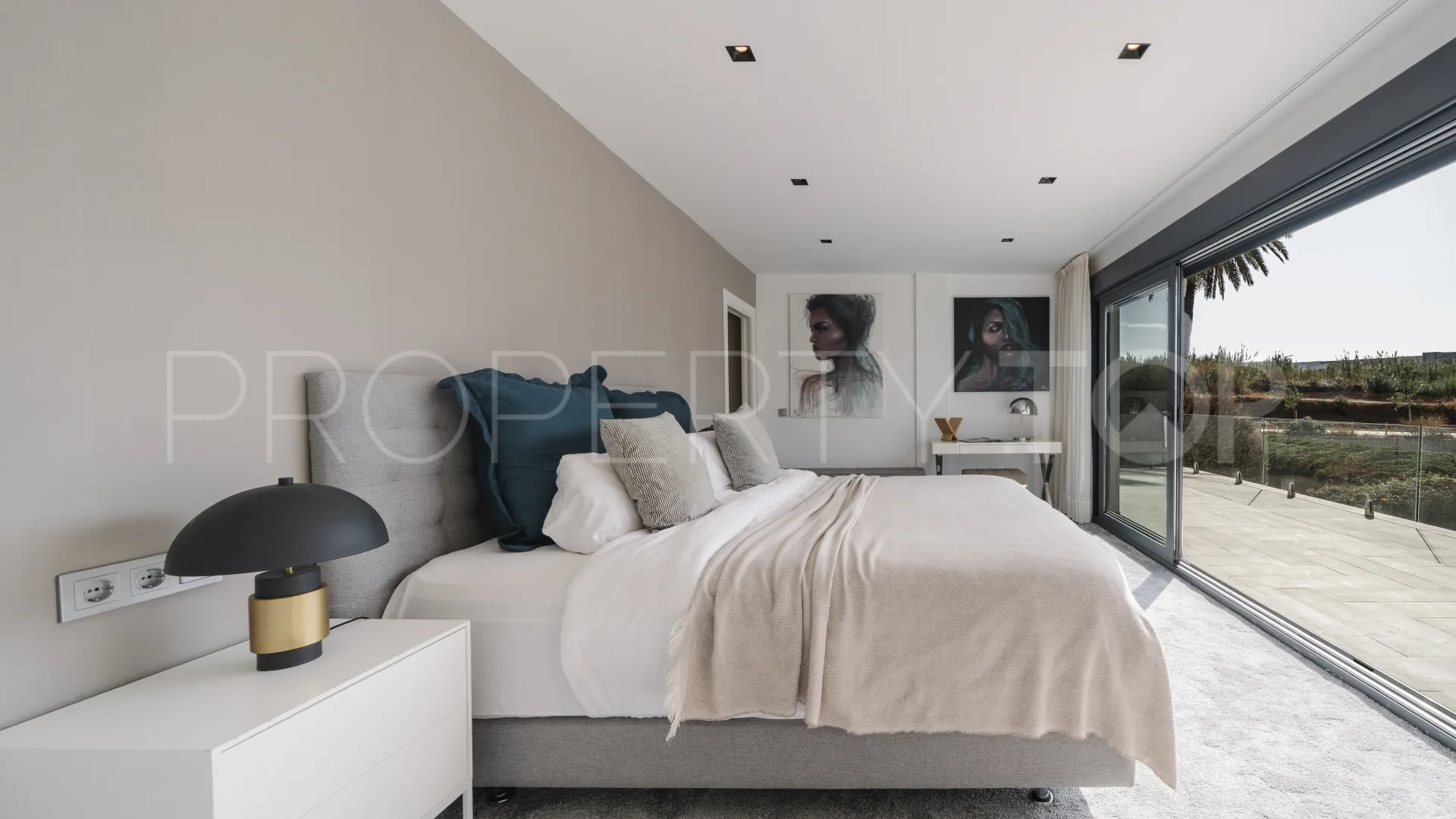4 bedrooms villa in Nueva Andalucia for sale