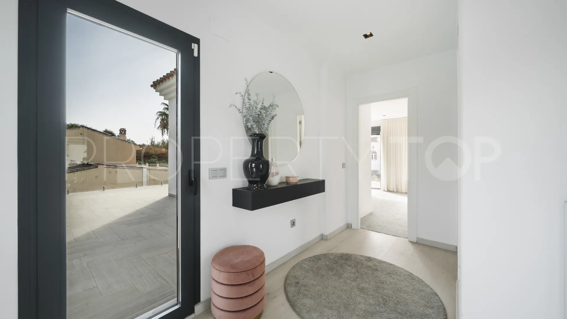 4 bedrooms villa in Nueva Andalucia for sale