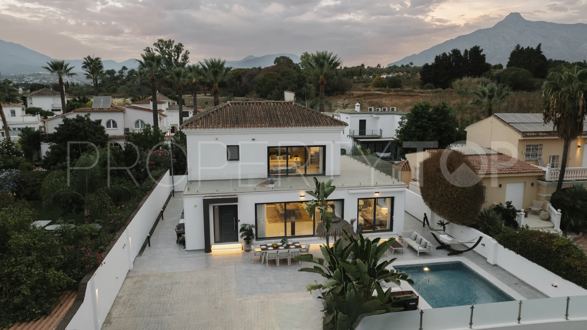4 bedrooms villa in Nueva Andalucia for sale