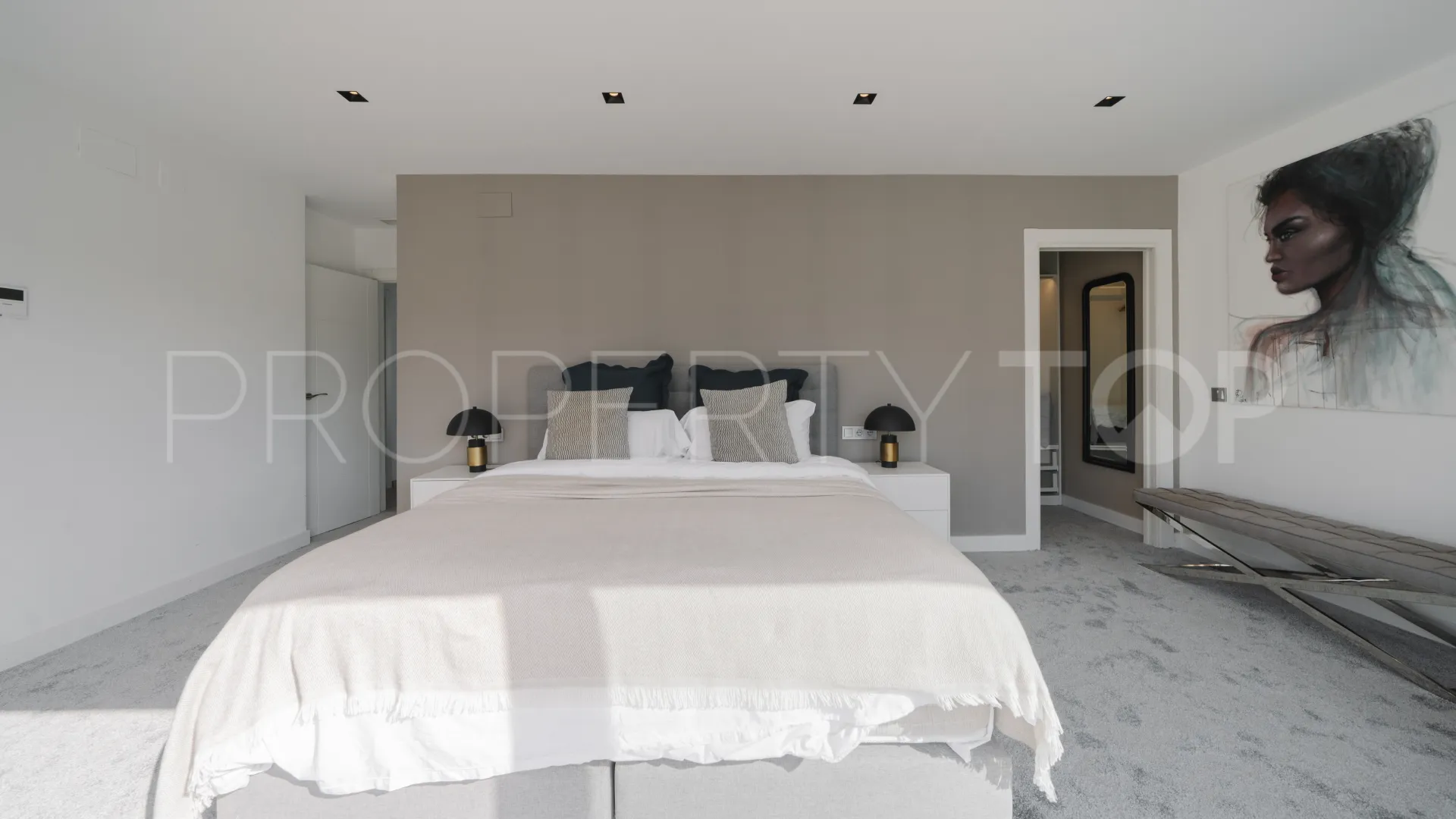 4 bedrooms villa in Nueva Andalucia for sale