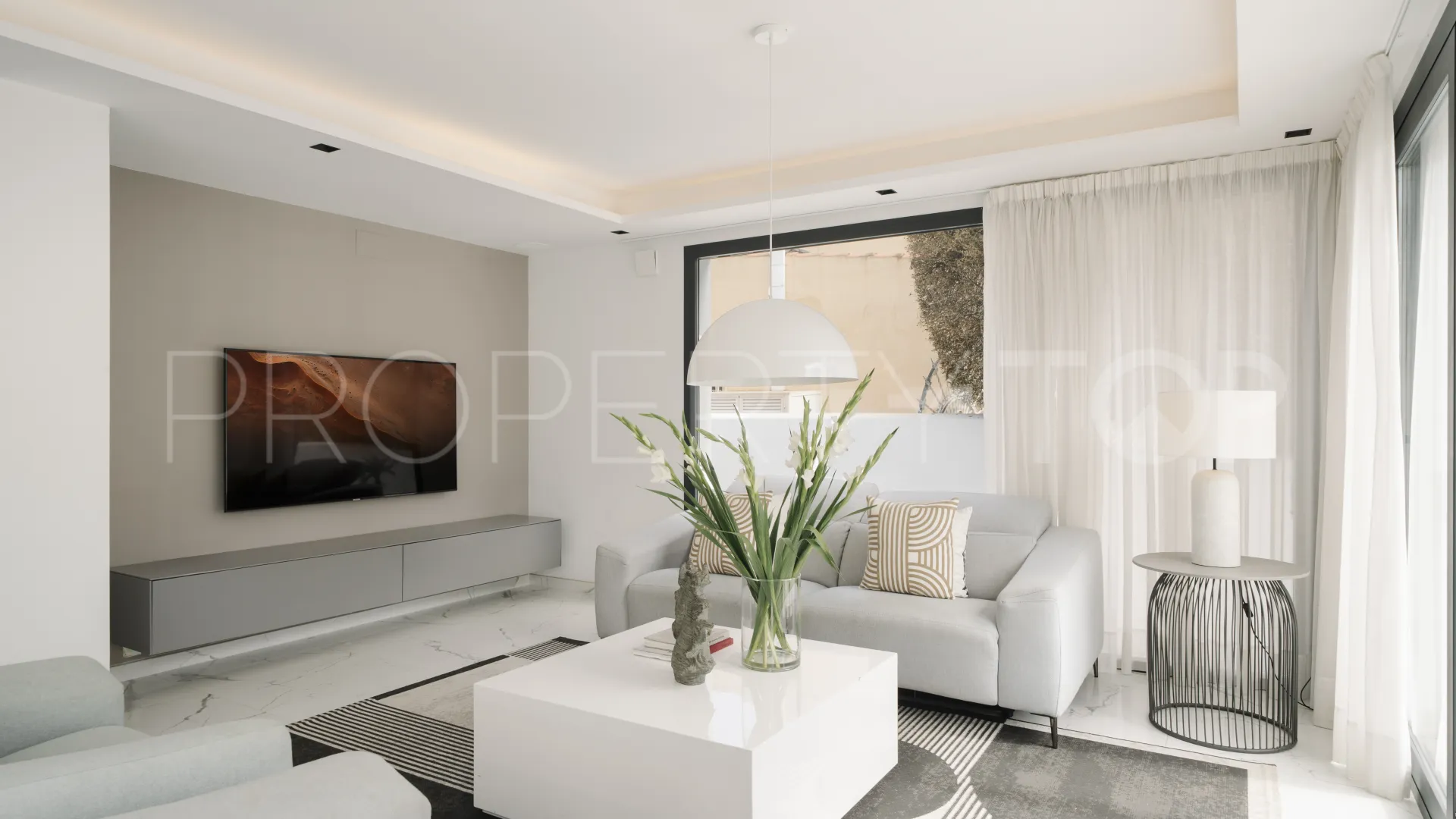 4 bedrooms villa in Nueva Andalucia for sale