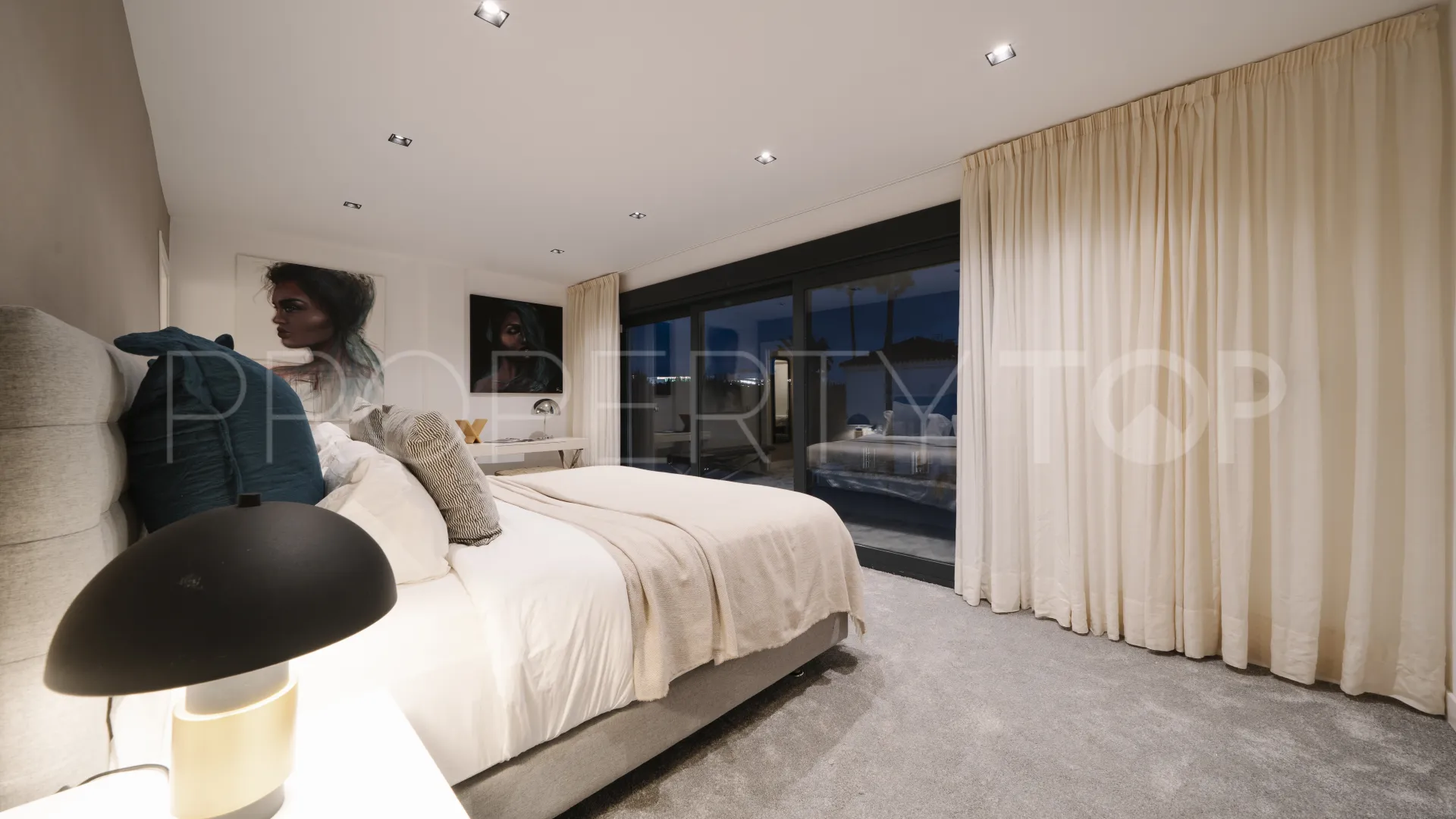 4 bedrooms villa in Nueva Andalucia for sale