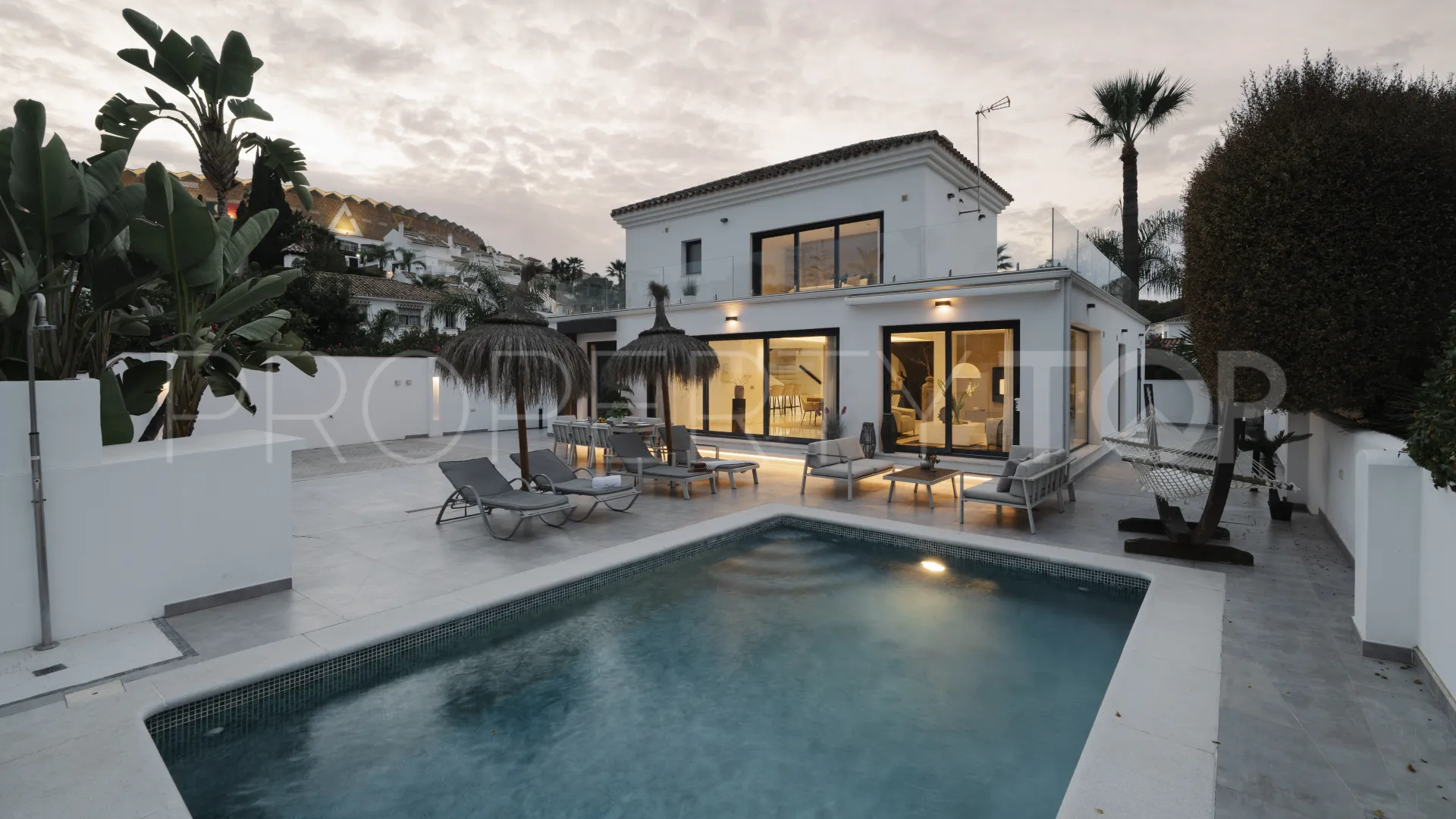 4 bedrooms villa in Nueva Andalucia for sale