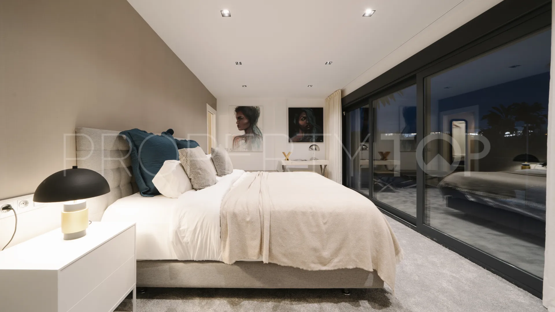 4 bedrooms villa in Nueva Andalucia for sale