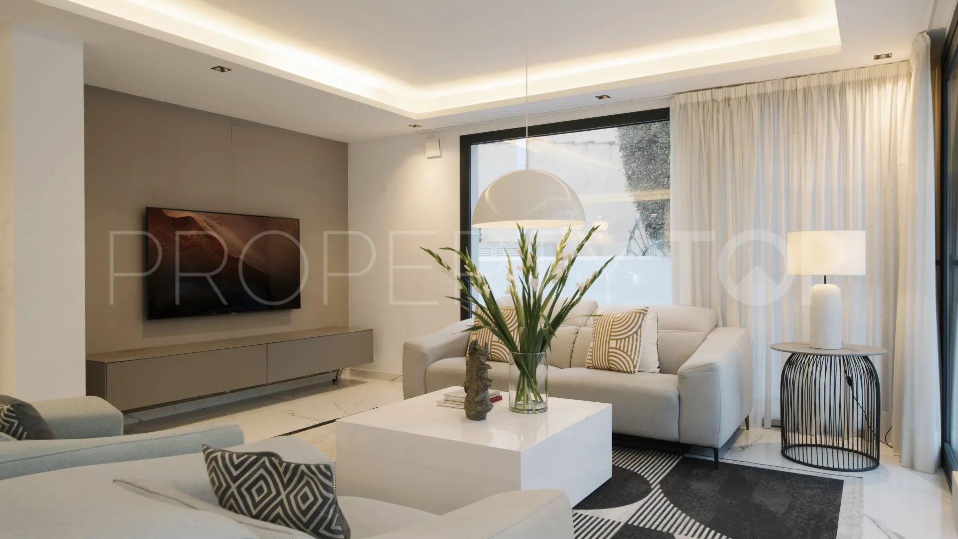 4 bedrooms villa in Nueva Andalucia for sale