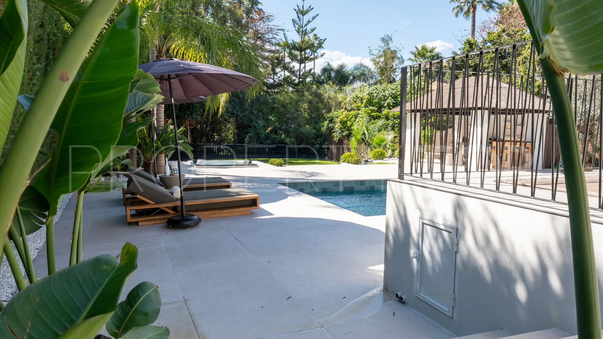 For sale Nueva Andalucia villa with 5 bedrooms