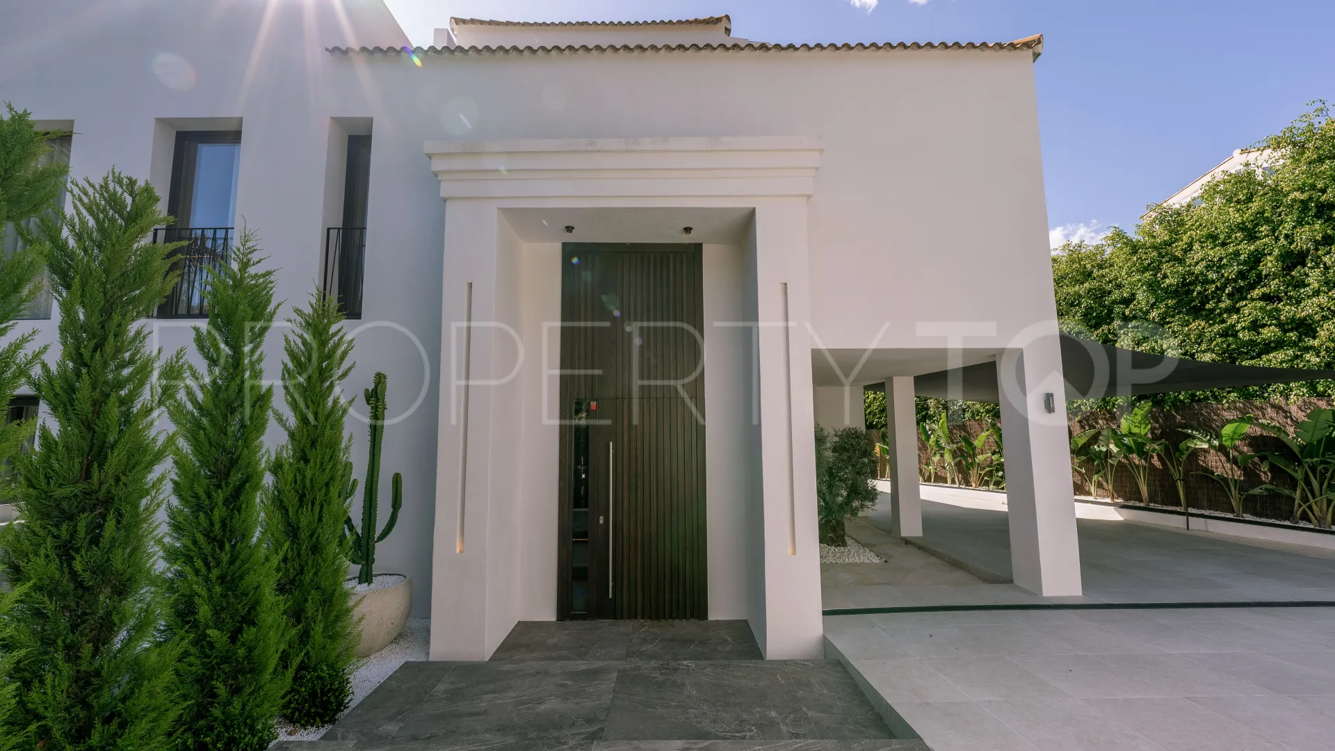 For sale Nueva Andalucia villa with 5 bedrooms