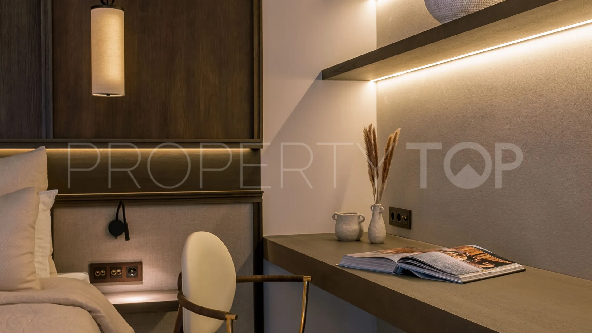 For sale Nueva Andalucia villa with 5 bedrooms