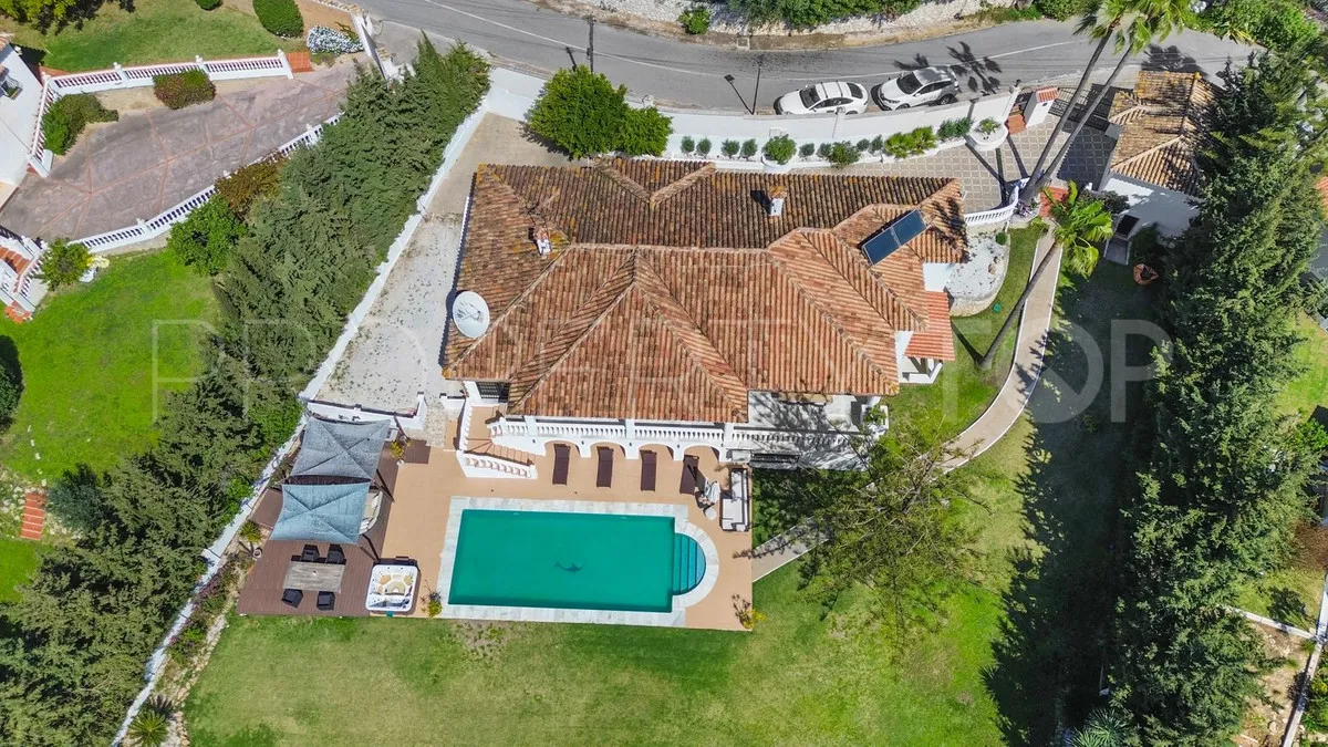 For sale 6 bedrooms villa in Mijas