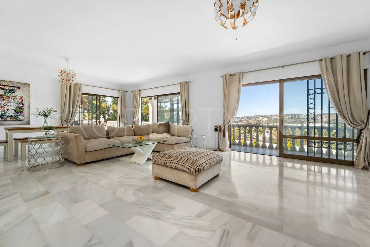 For sale 6 bedrooms villa in Mijas
