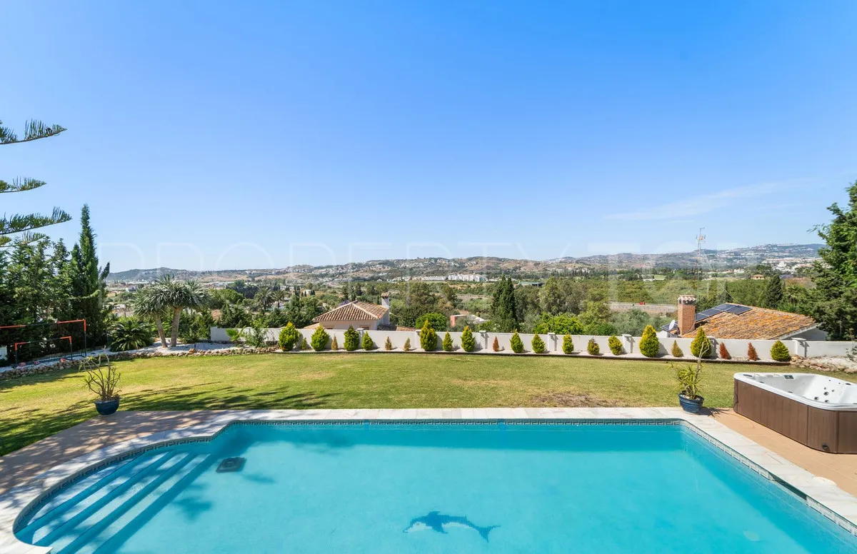 For sale 6 bedrooms villa in Mijas