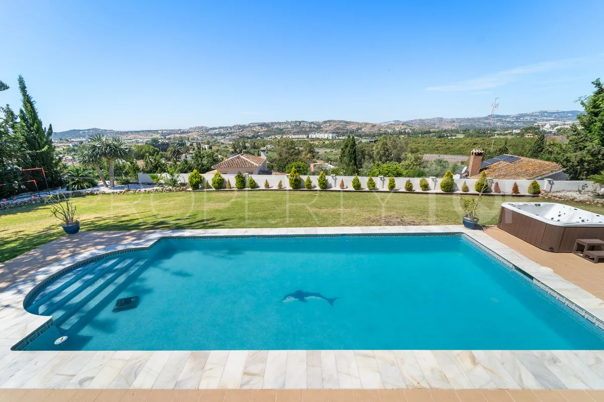 For sale 6 bedrooms villa in Mijas
