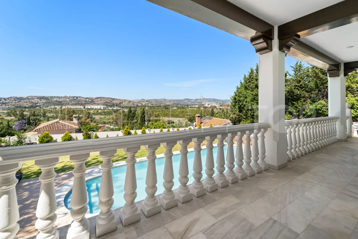 For sale 6 bedrooms villa in Mijas