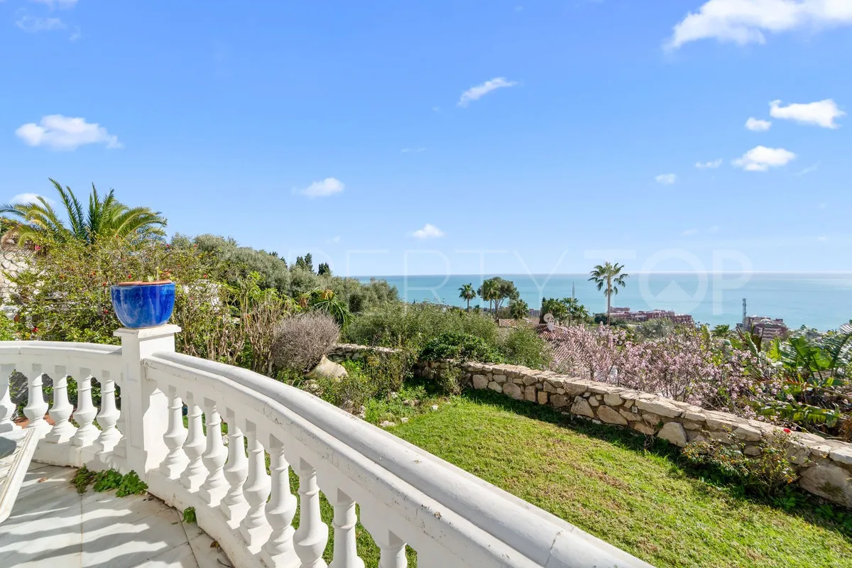 For sale villa in Benalmadena with 5 bedrooms