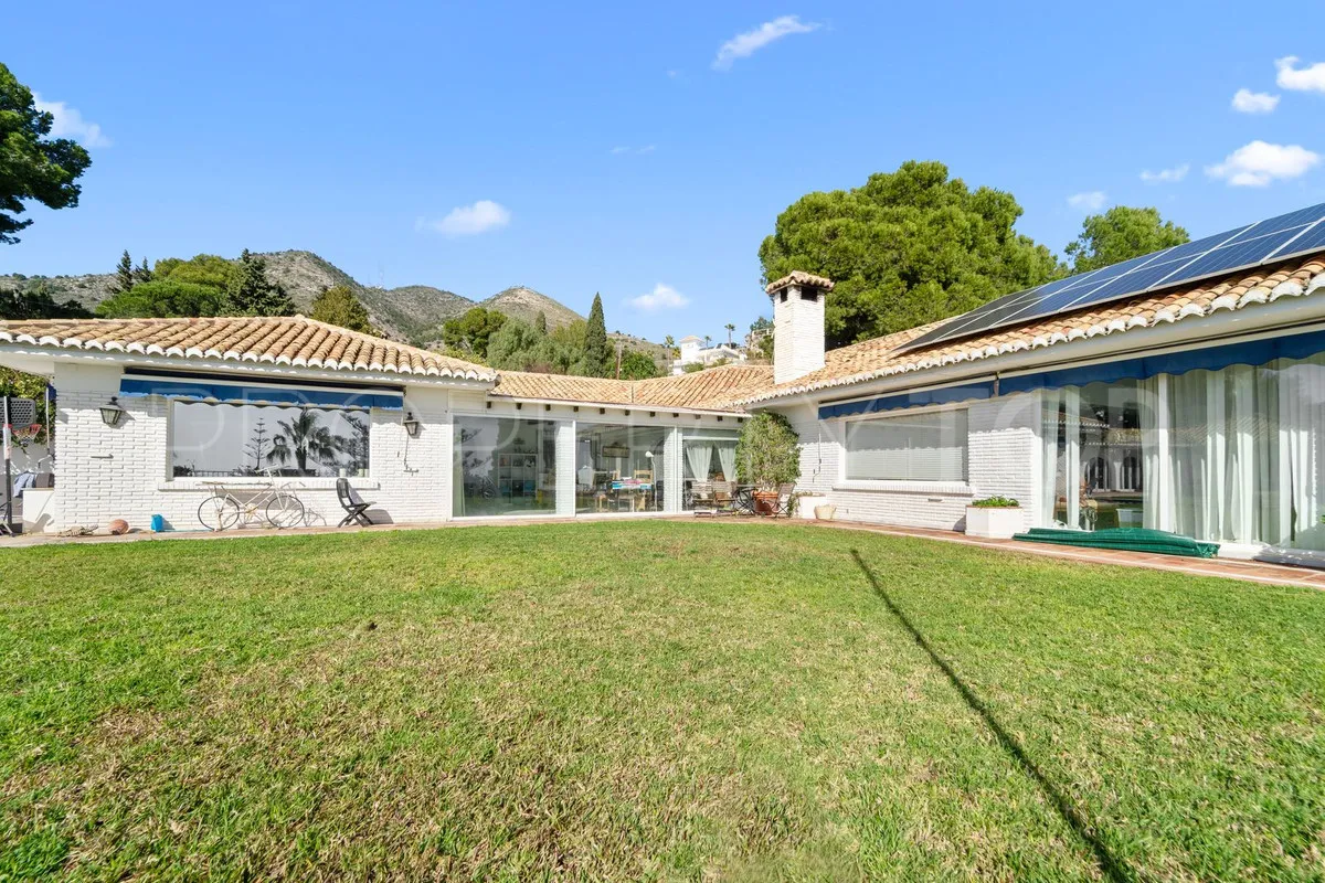 For sale villa in Benalmadena with 5 bedrooms
