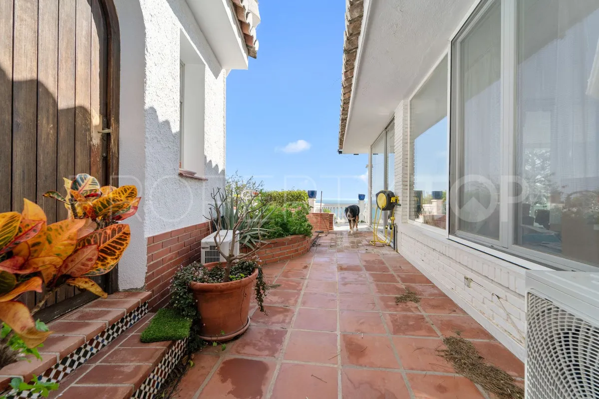 For sale villa in Benalmadena with 5 bedrooms