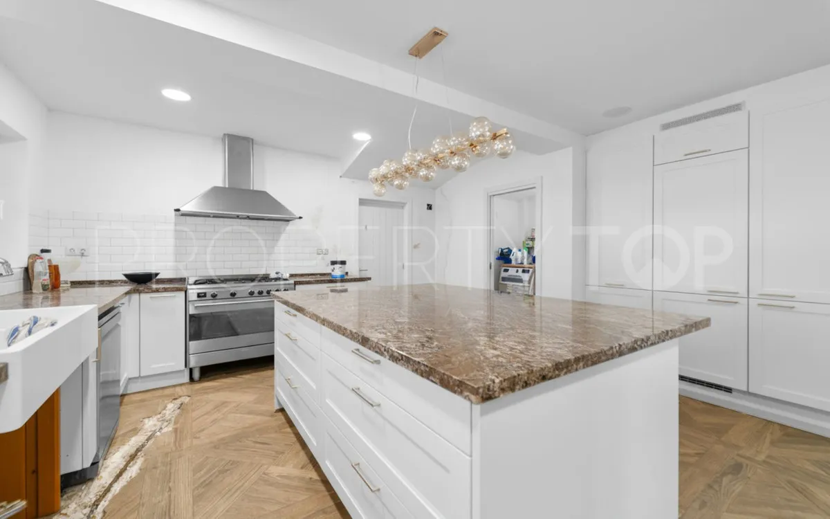 For sale villa in Benalmadena with 5 bedrooms