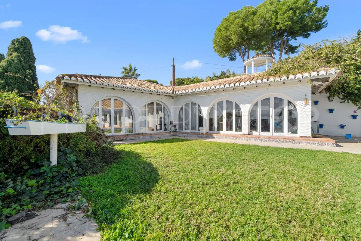For sale villa in Benalmadena with 5 bedrooms