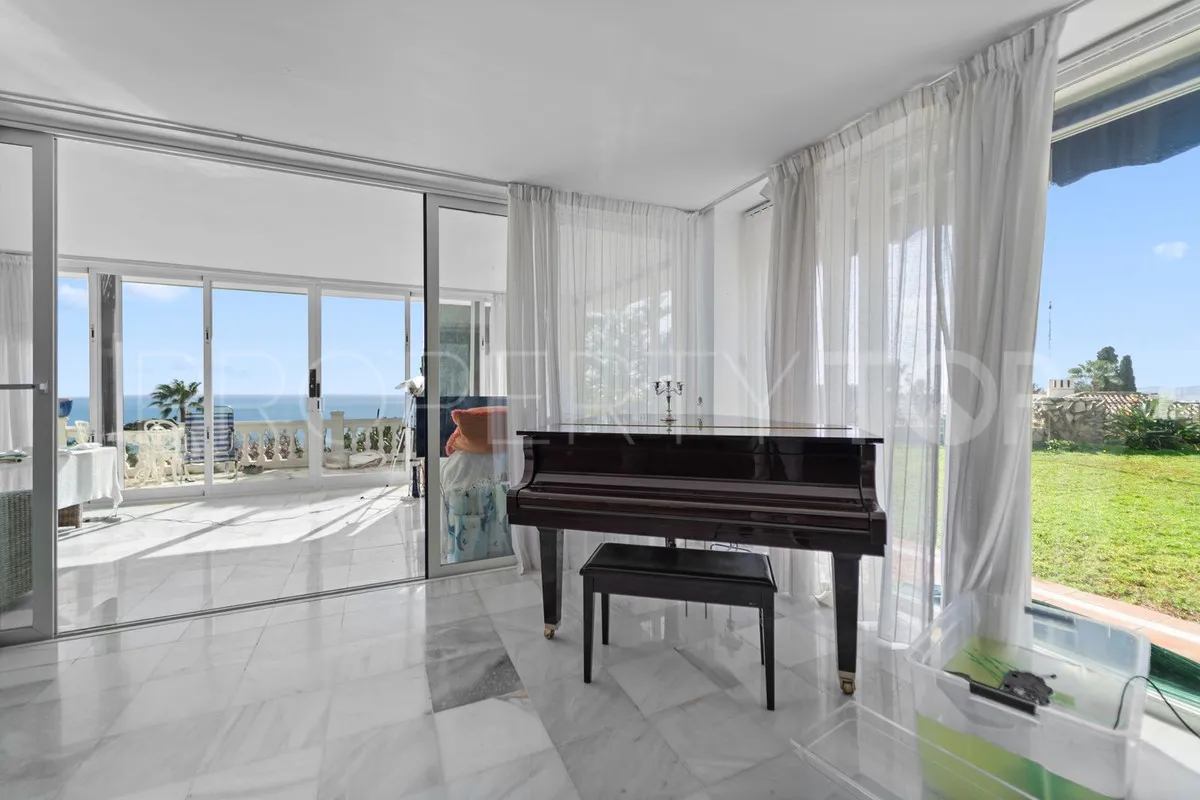 For sale villa in Benalmadena with 5 bedrooms