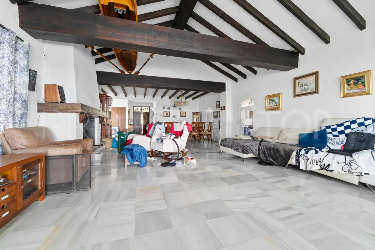 For sale villa in Benalmadena with 5 bedrooms