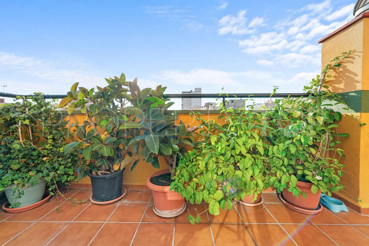 Apartamento de 5 dormitorios a la venta en Malaga