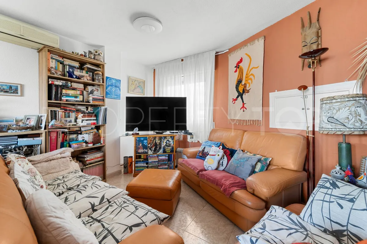 Apartamento de 5 dormitorios a la venta en Malaga