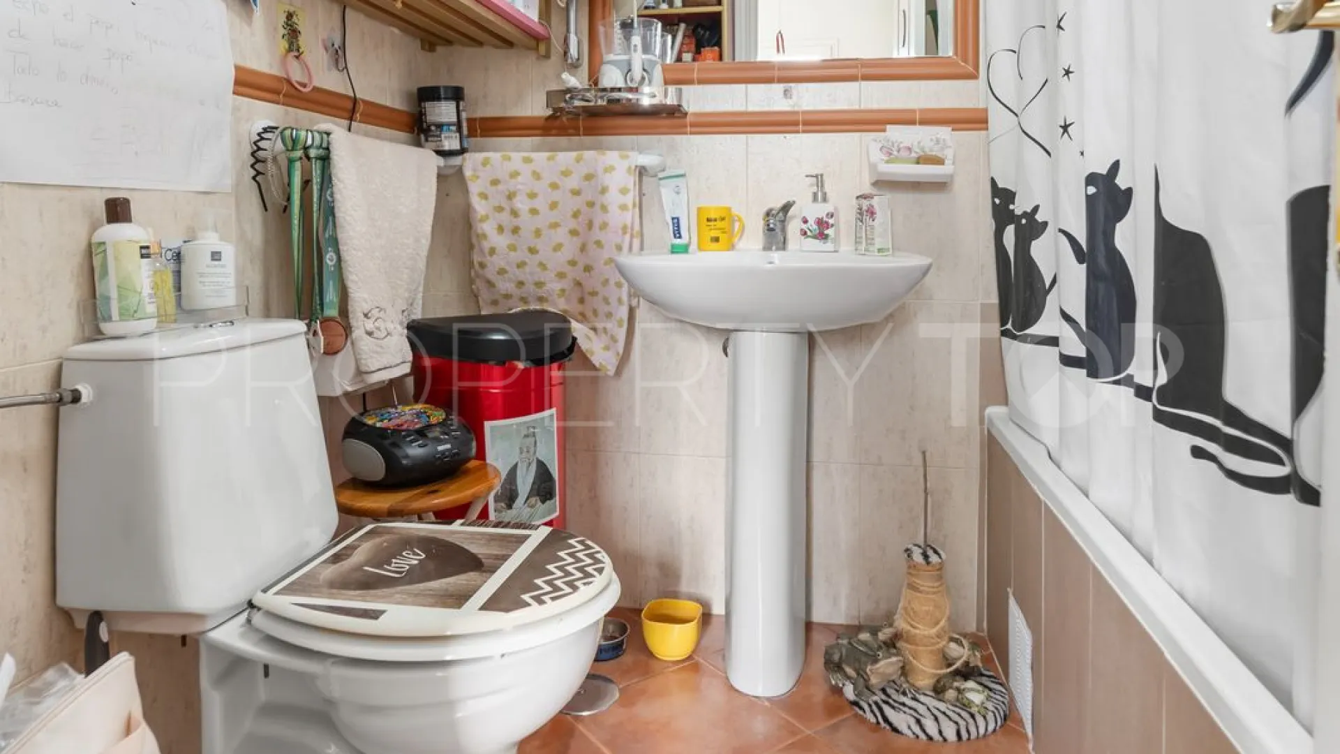 Apartamento de 5 dormitorios a la venta en Malaga