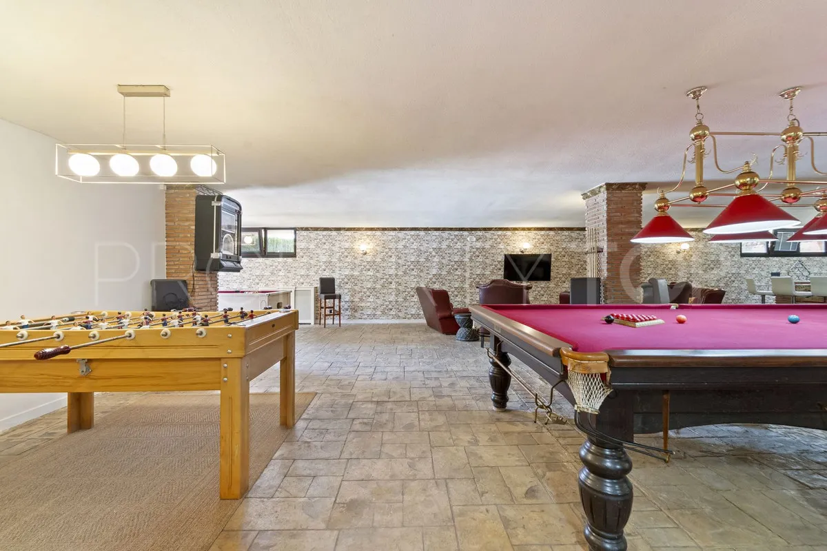 Villa de 8 dormitorios en venta en Benalmadena
