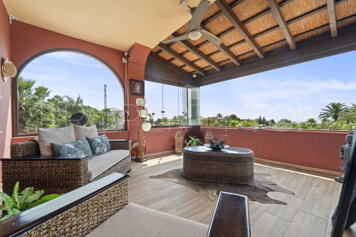 Villa de 8 dormitorios en venta en Benalmadena