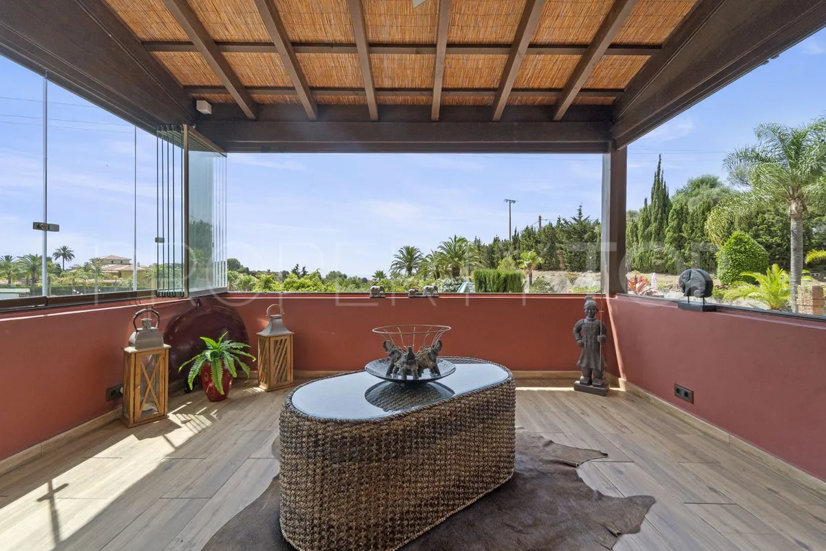Villa de 8 dormitorios en venta en Benalmadena