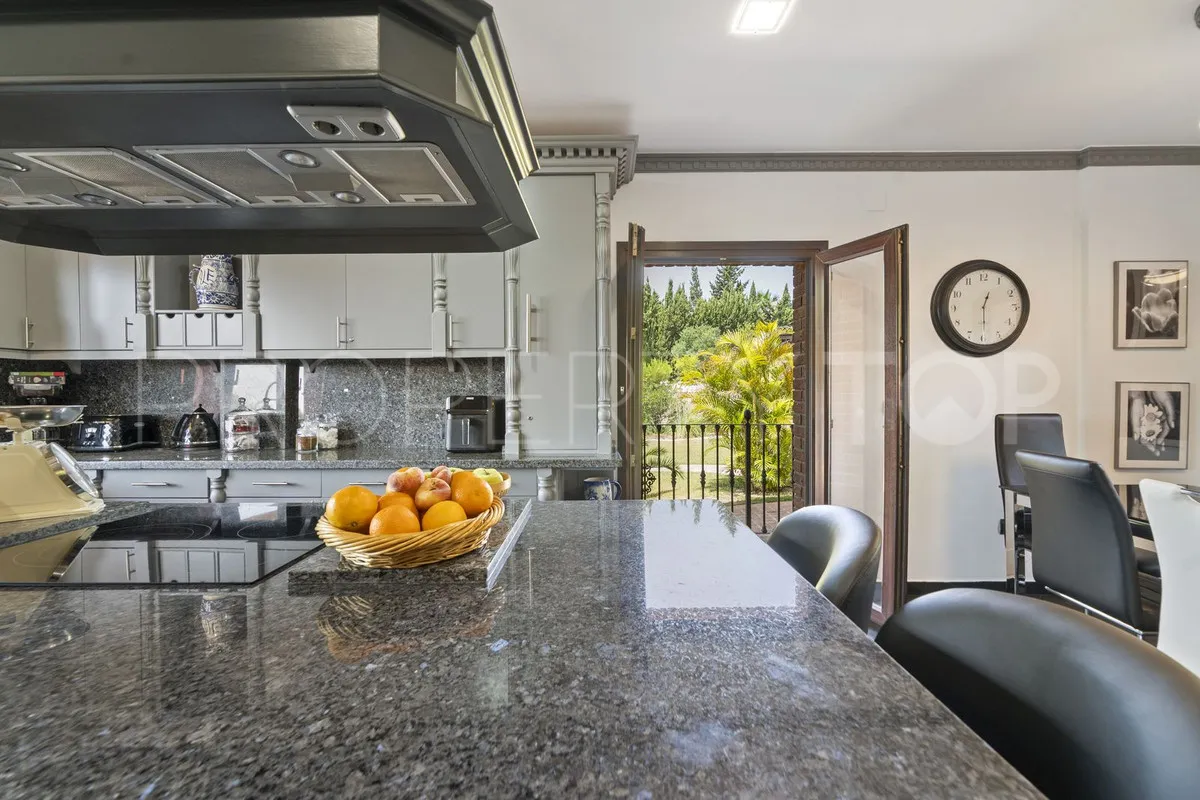 Villa de 8 dormitorios en venta en Benalmadena