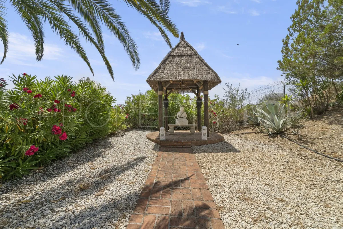 Villa de 8 dormitorios en venta en Benalmadena