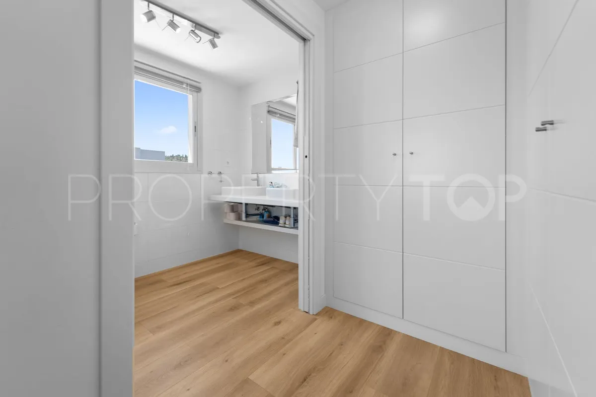 Apartamento de 2 dormitorios en venta en Fuengirola
