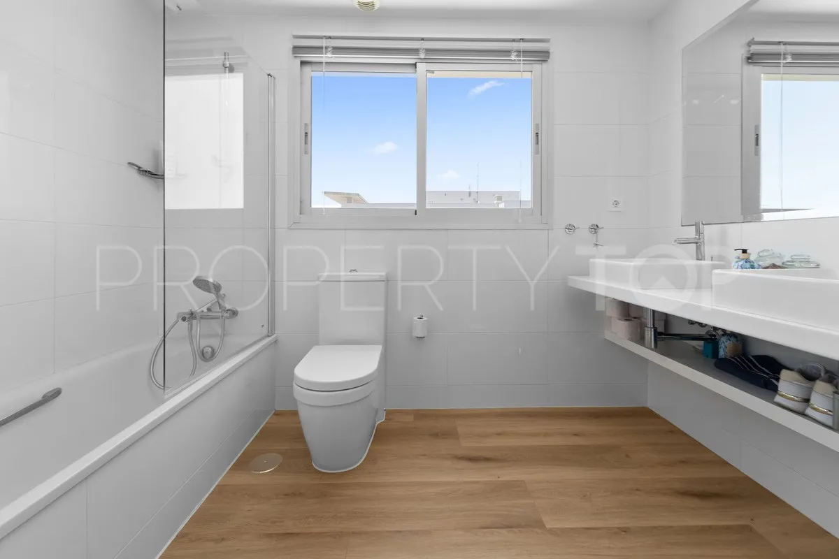 Apartamento de 2 dormitorios en venta en Fuengirola