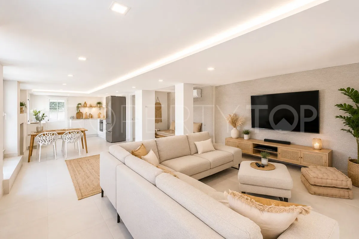 5 bedrooms villa in Torrequebrada for sale