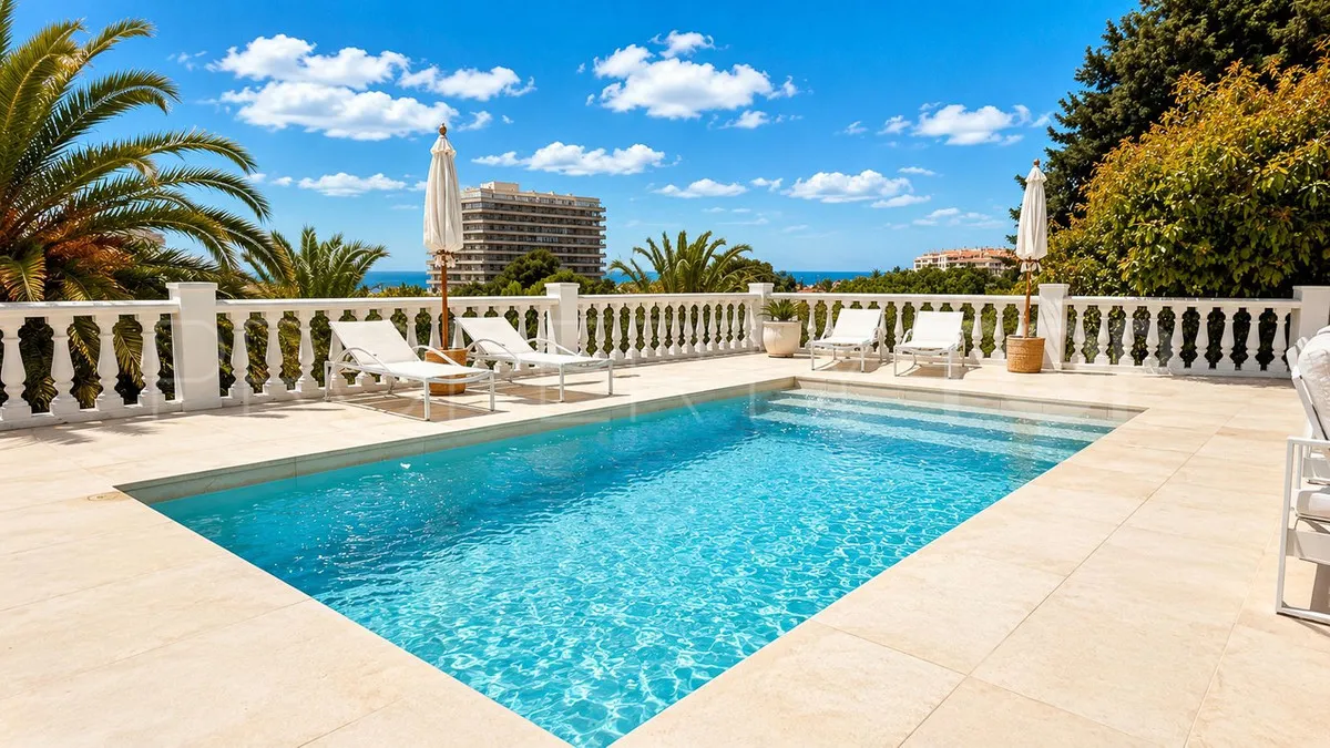 5 bedrooms villa in Torrequebrada for sale