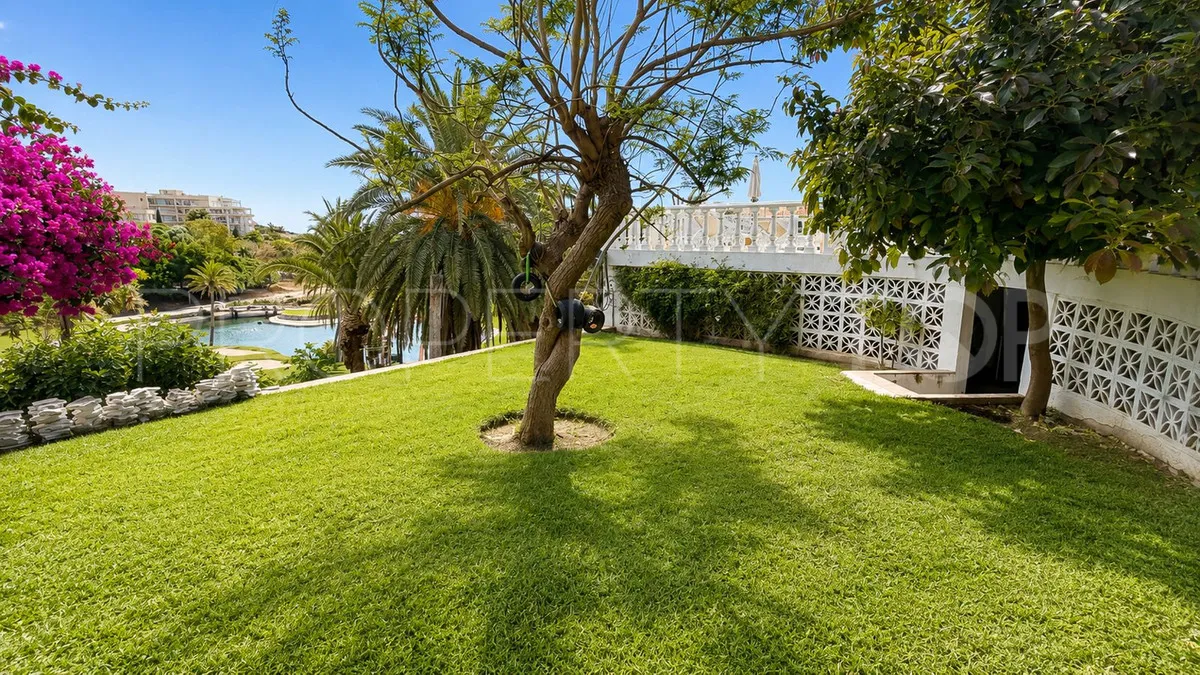 5 bedrooms villa in Torrequebrada for sale
