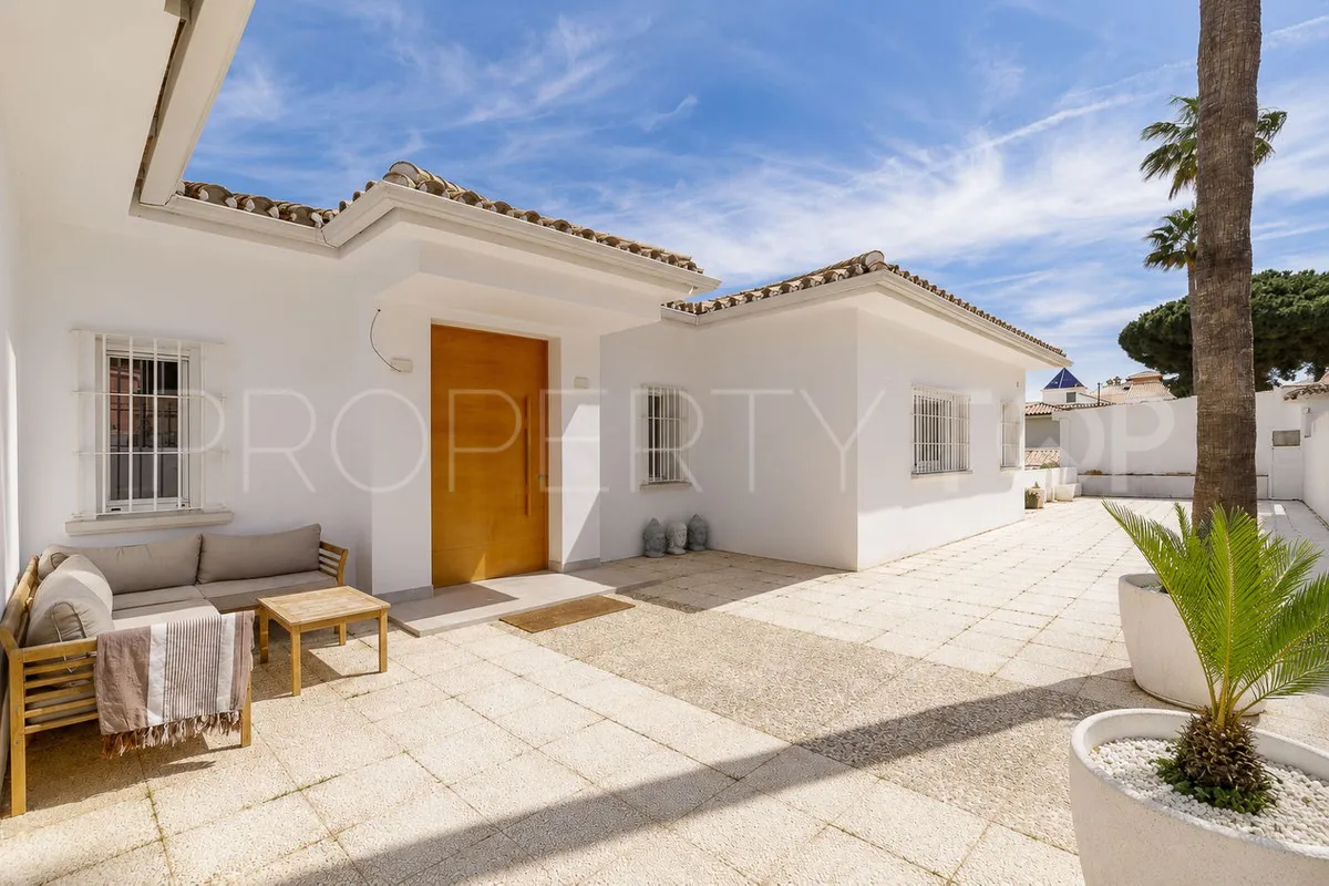 5 bedrooms villa in Torrequebrada for sale