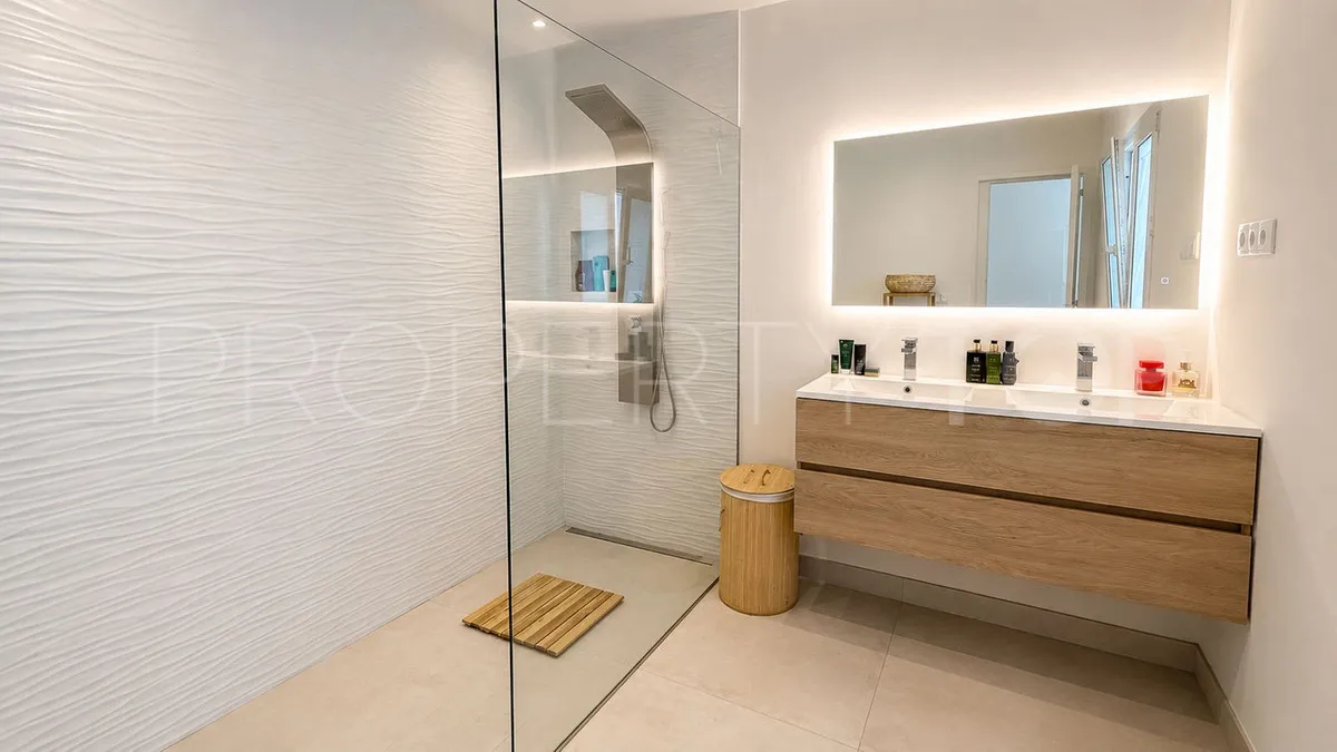 5 bedrooms villa in Torrequebrada for sale