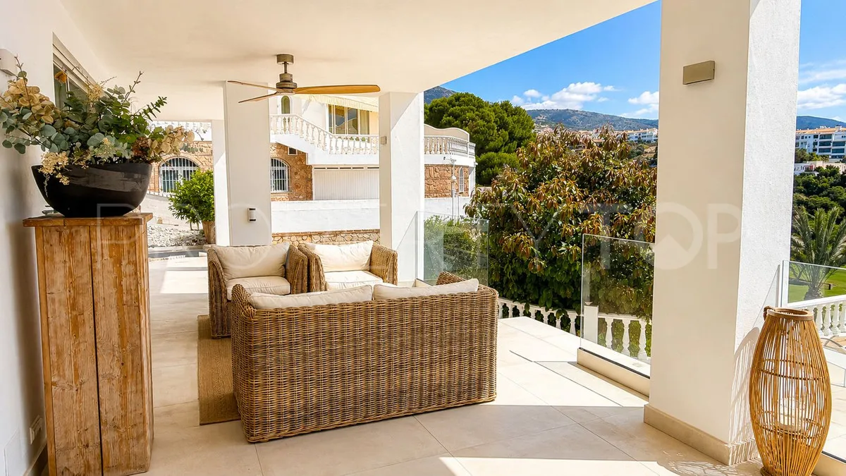 5 bedrooms villa in Torrequebrada for sale