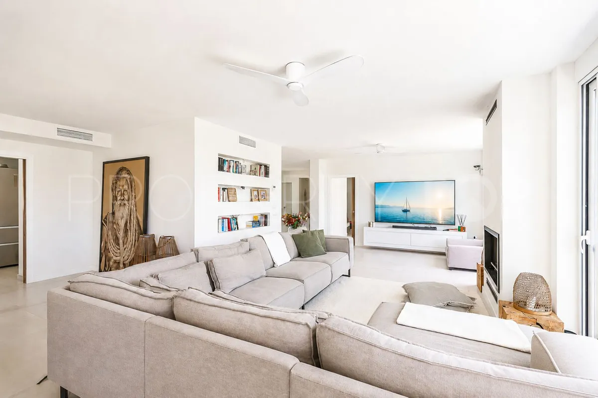 5 bedrooms villa in Torrequebrada for sale