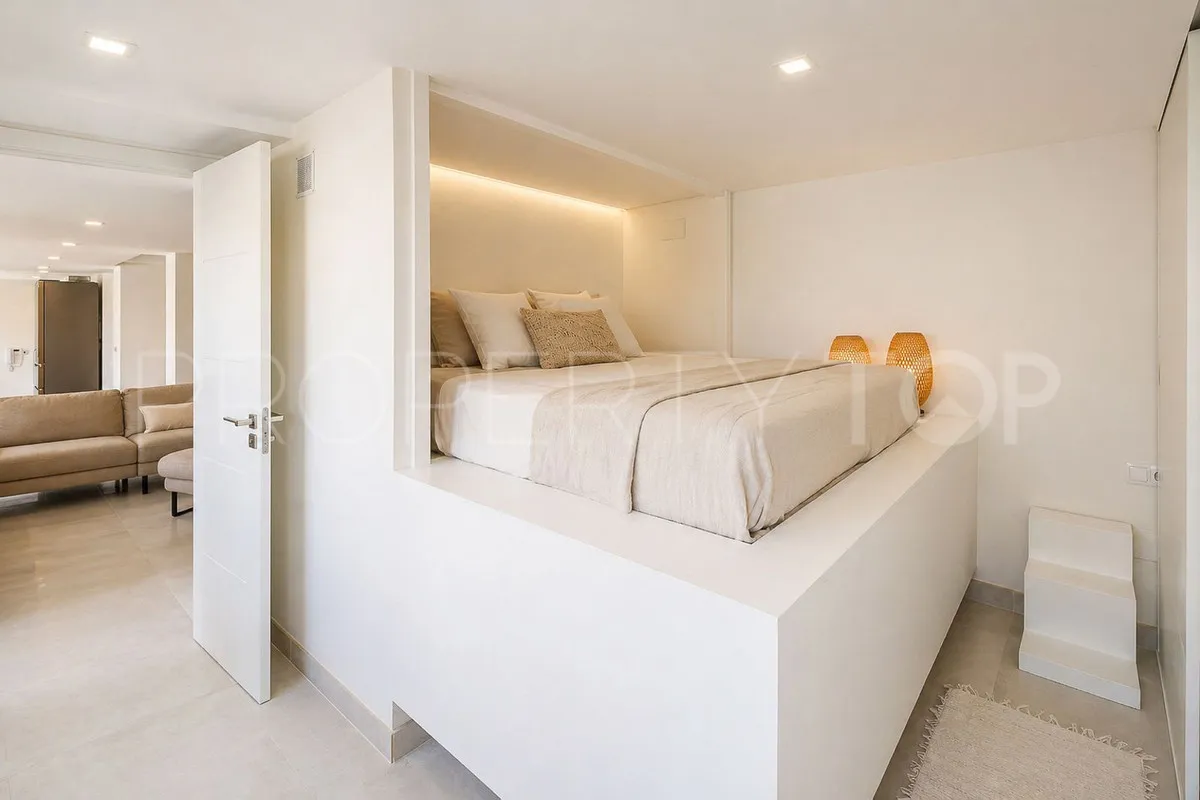 5 bedrooms villa in Torrequebrada for sale