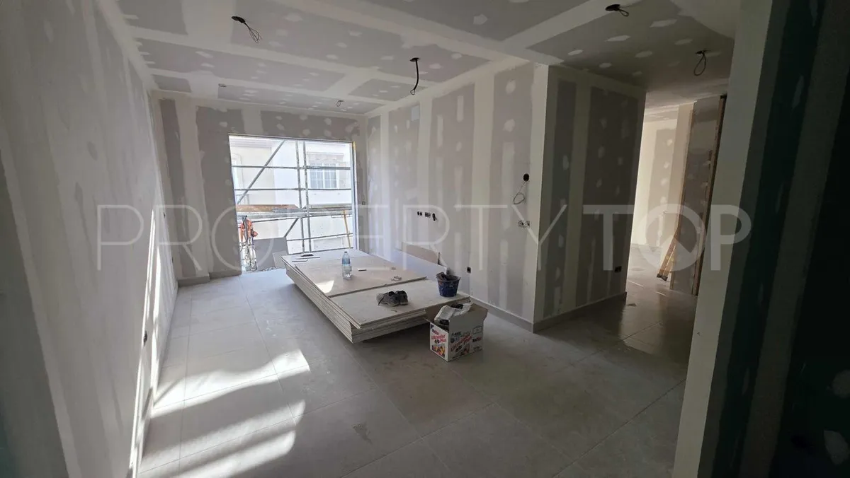 Apartamento de 2 dormitorios en venta en Fuengirola
