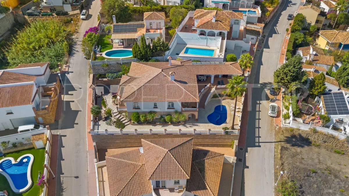 For sale Mijas villa with 4 bedrooms