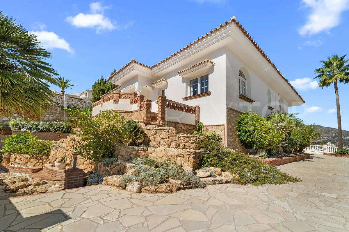 For sale Mijas villa with 4 bedrooms